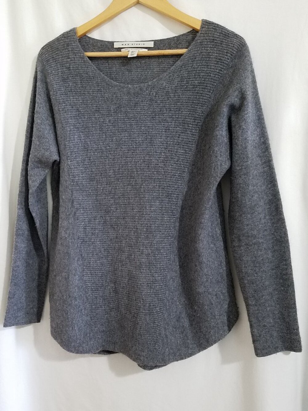 Max Studio – 100% 2-Ply Cashmere Boat Neck Sweater – Large – Graphite 🌿